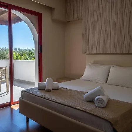 מלון Triantafillas אפאנטו