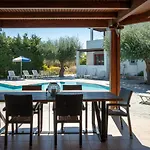 Triantafillas 아판토우